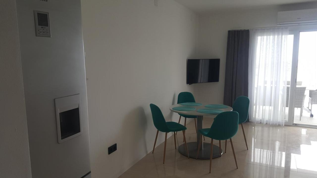 Mayana Apartment Cesarica Luaran gambar