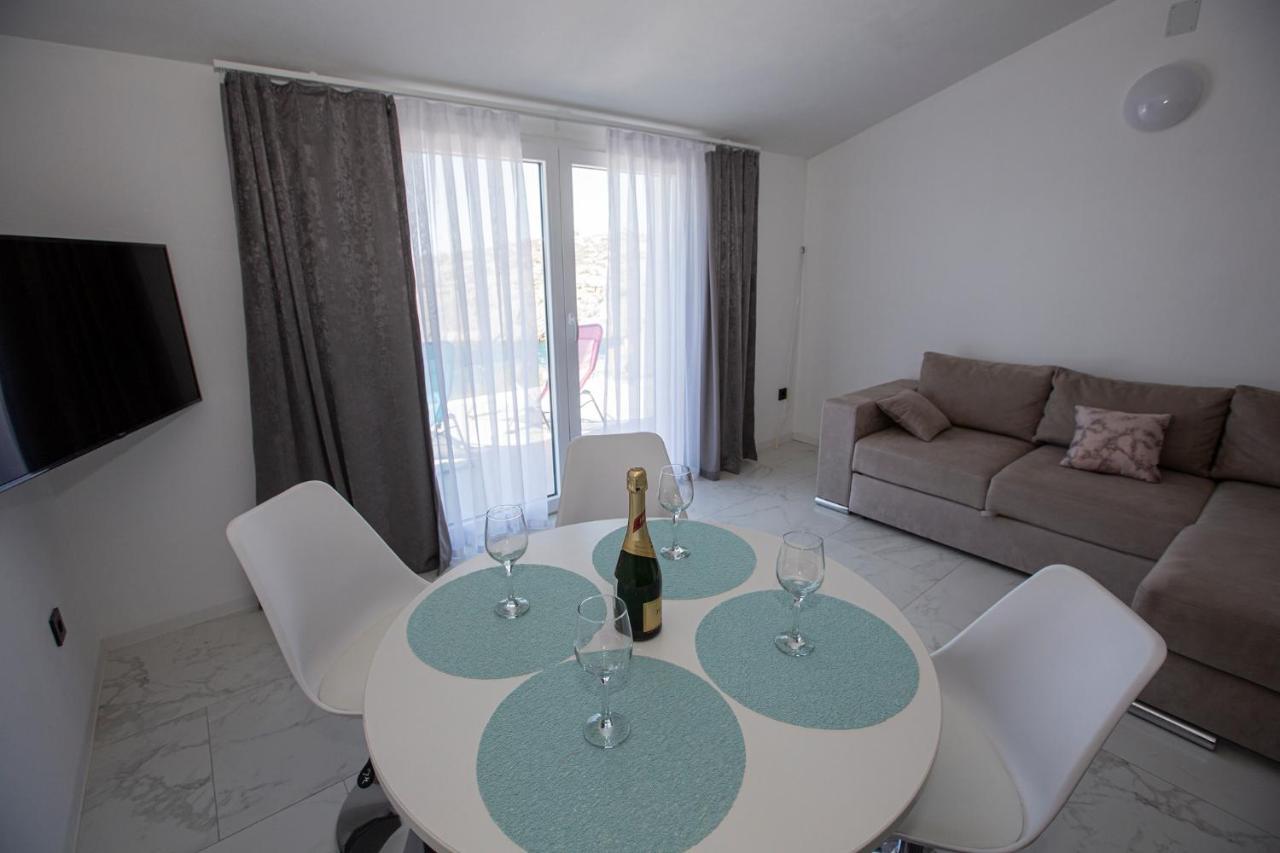 Mayana Apartment Cesarica Luaran gambar