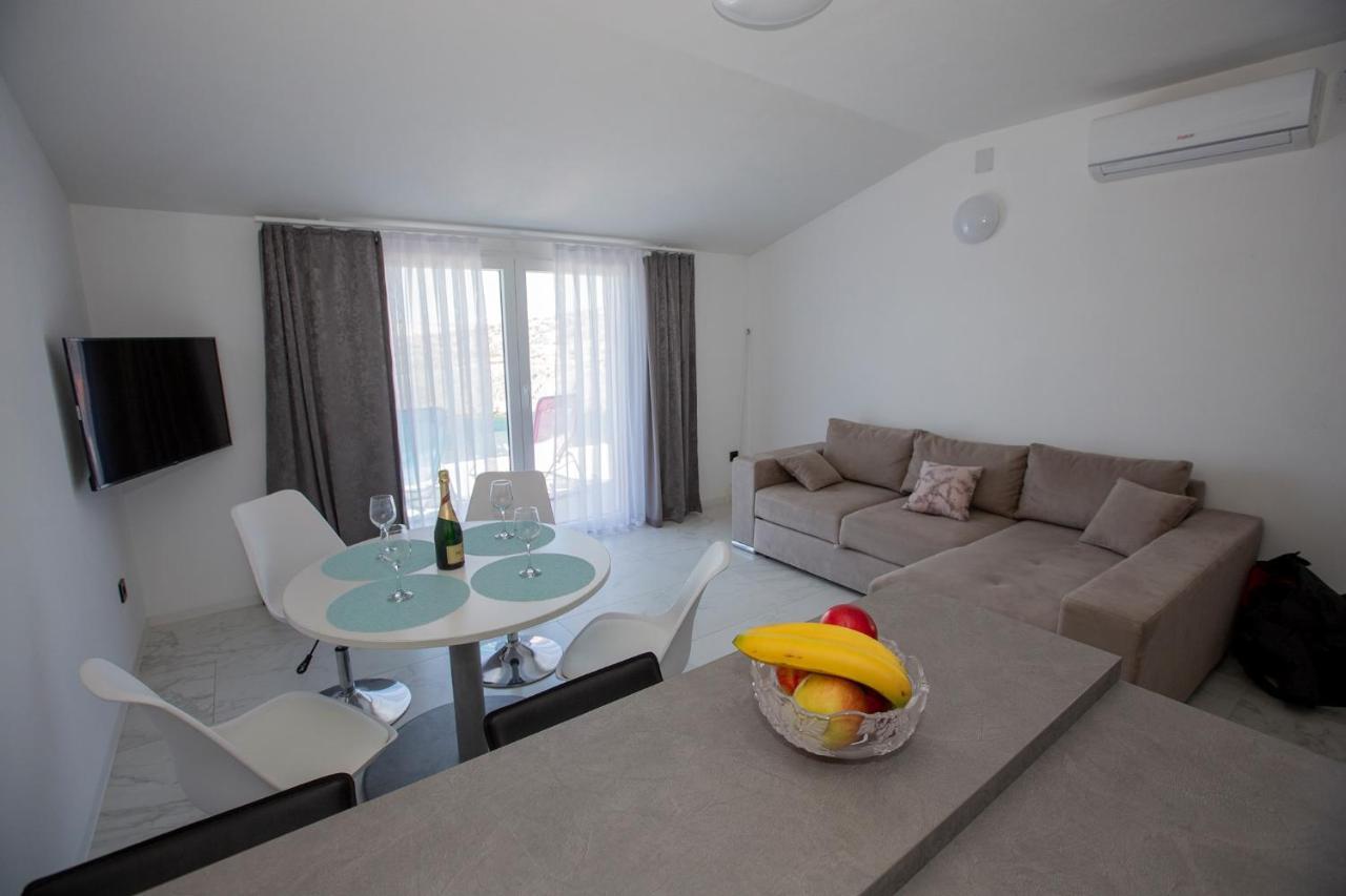 Mayana Apartment Cesarica Luaran gambar