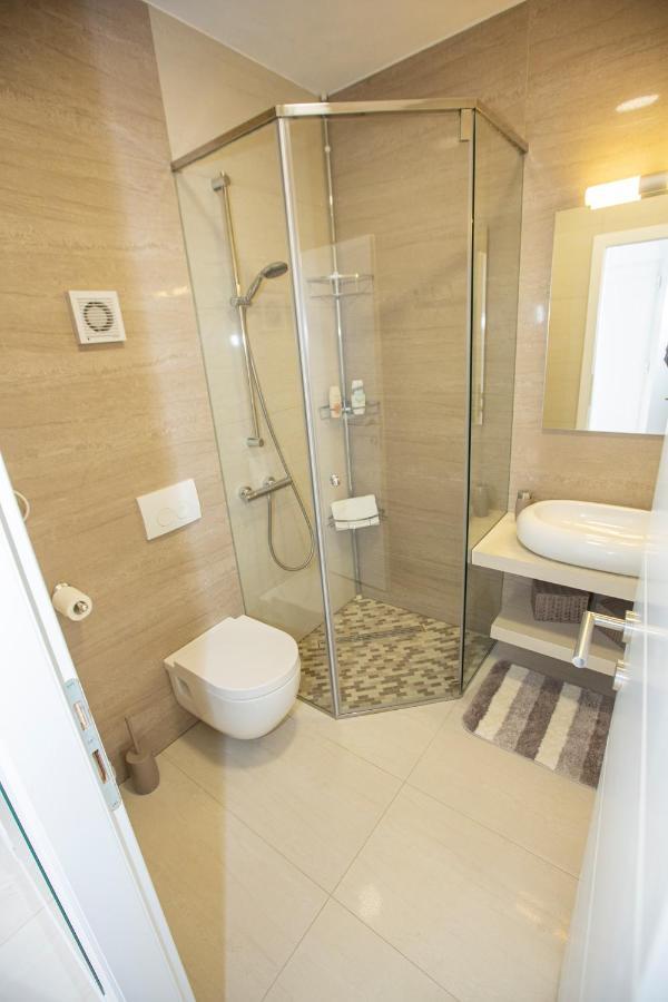 Mayana Apartment Cesarica Luaran gambar