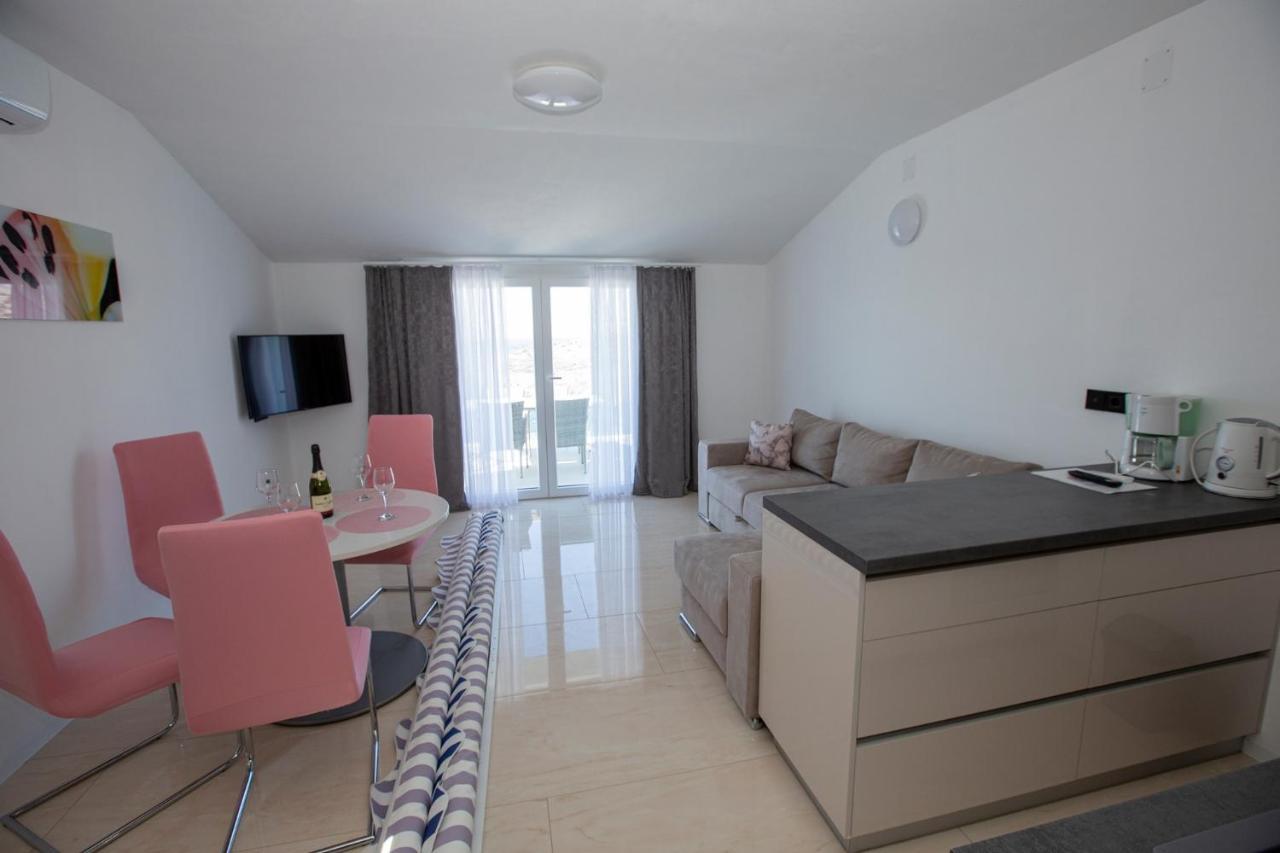 Mayana Apartment Cesarica Luaran gambar