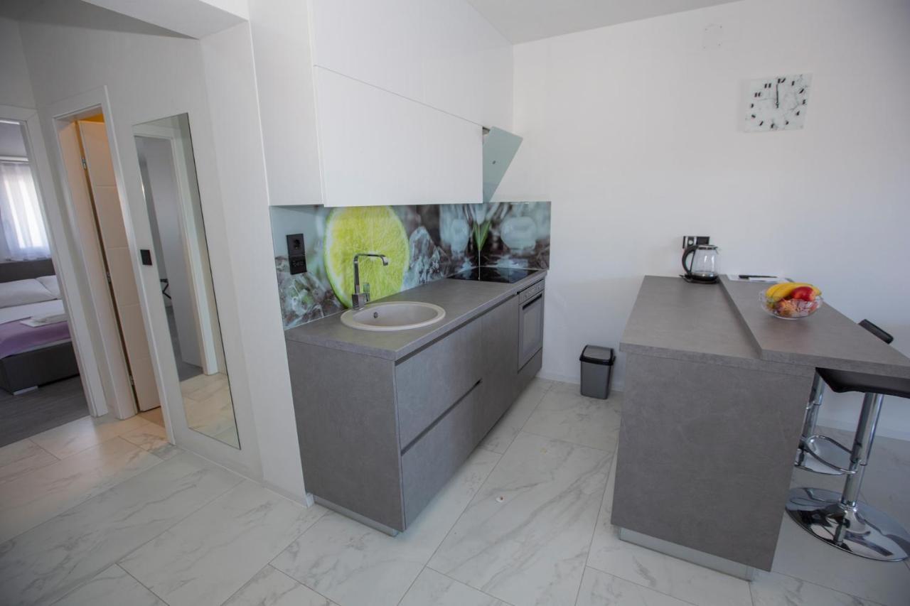Mayana Apartment Cesarica Luaran gambar