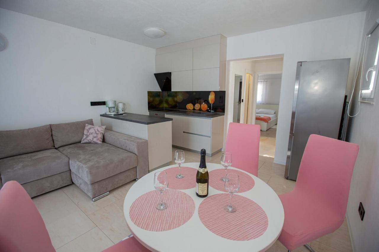 Mayana Apartment Cesarica Luaran gambar