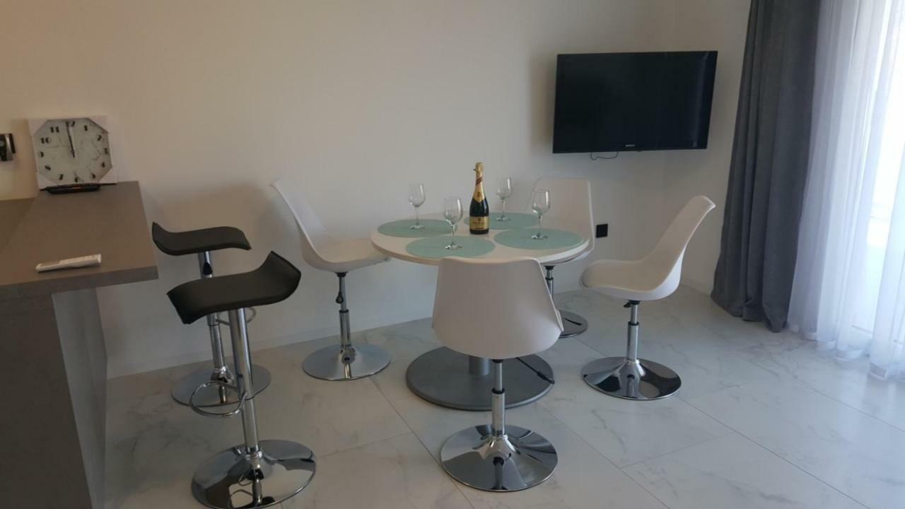 Mayana Apartment Cesarica Luaran gambar