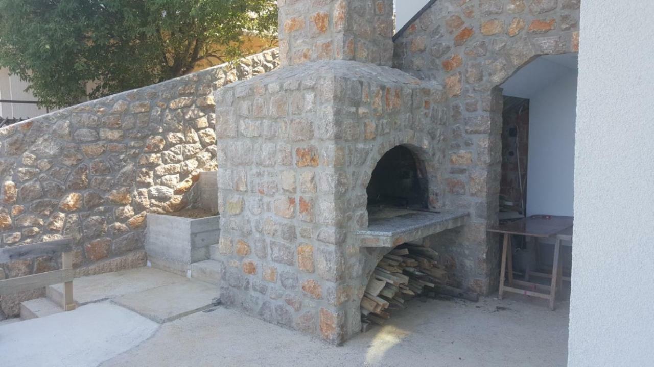 Mayana Apartment Cesarica Luaran gambar